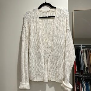 Free people white sweater size medium great condition